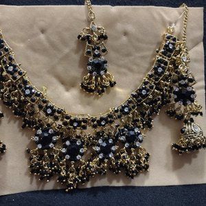 Indian necklace and earring set